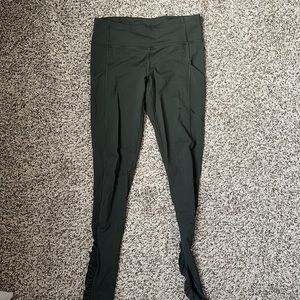 Lulu lemon Olive Green Leggings (ankle length) size 8